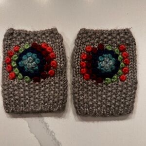 Sundance Gray Hand Warmers with Colorful Unique